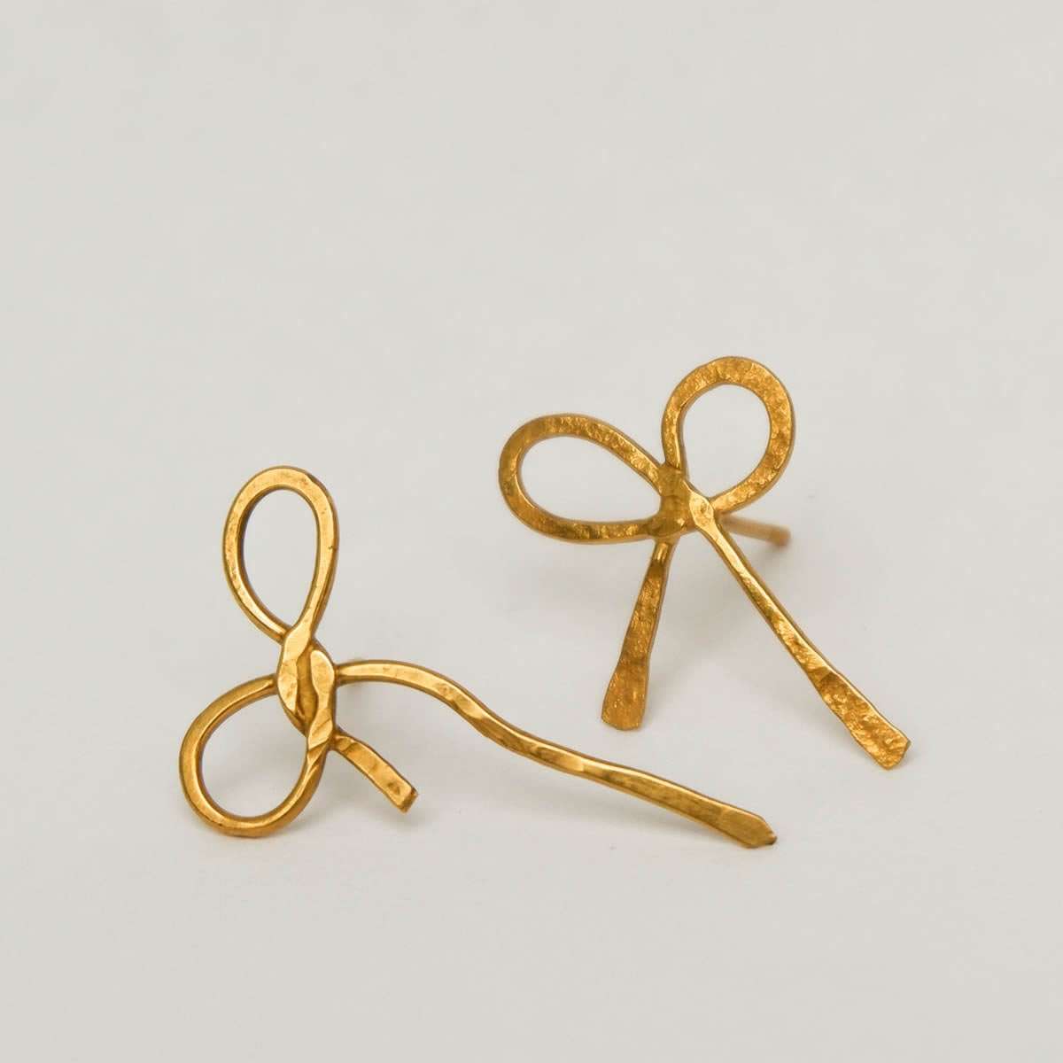 Pendientes Lazada De Laton Chapado En Oro